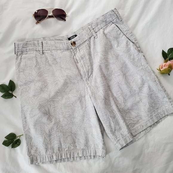 IZOD Pinstripe Floral Overlay Shorts Gray Size 36 - Picture 6 of 6